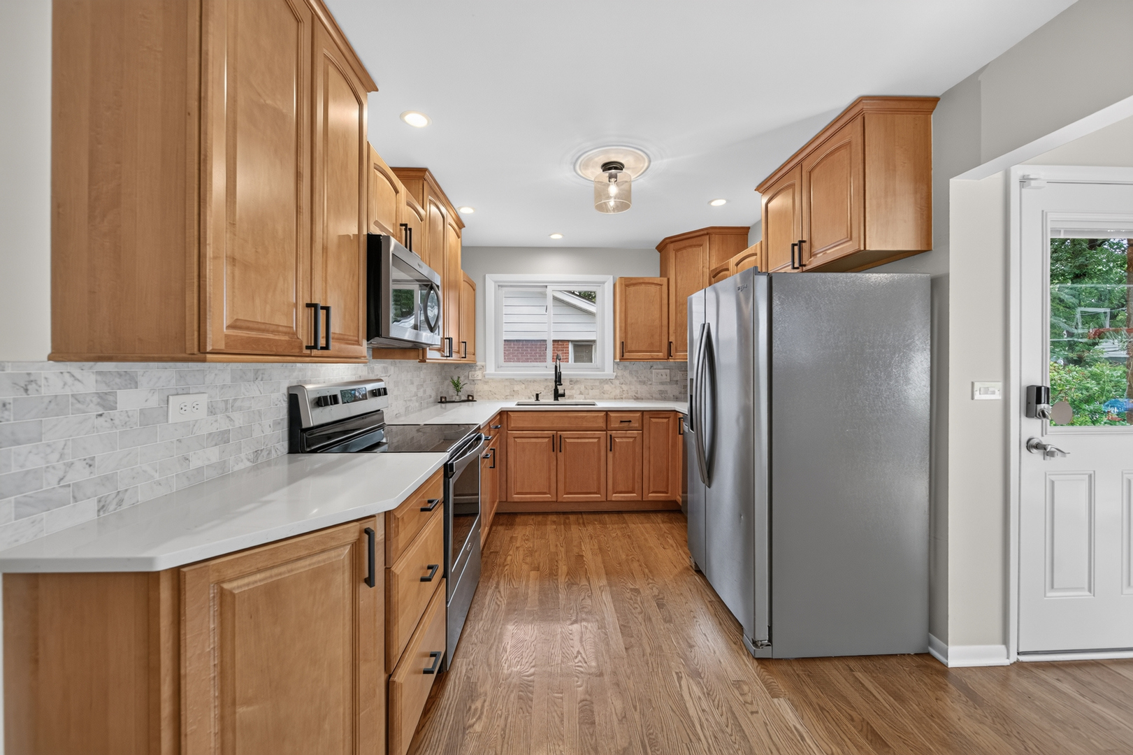 863 S Cedar Avenue Property Photo 7