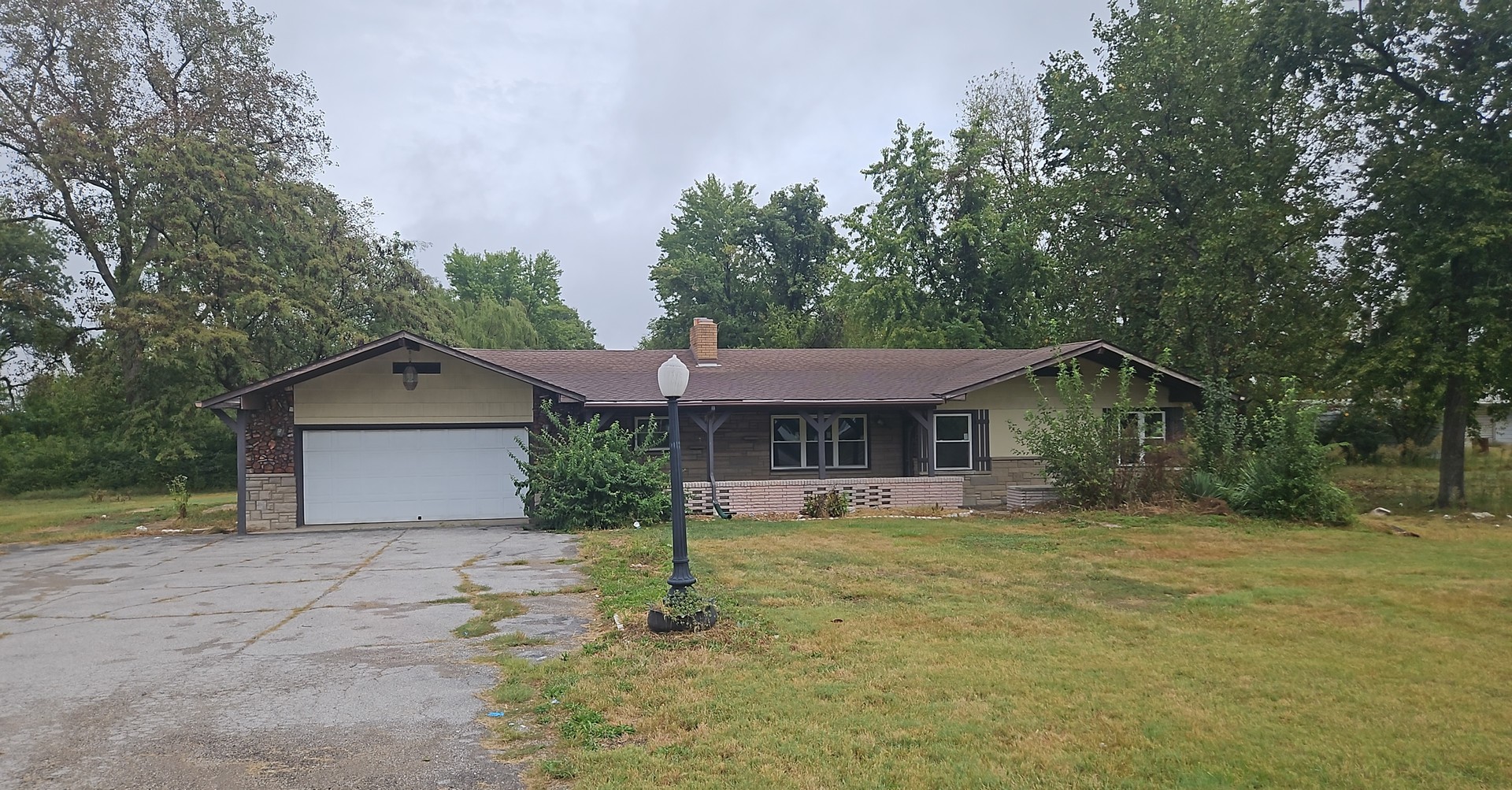1610 W Mccord Street Property Photo 1