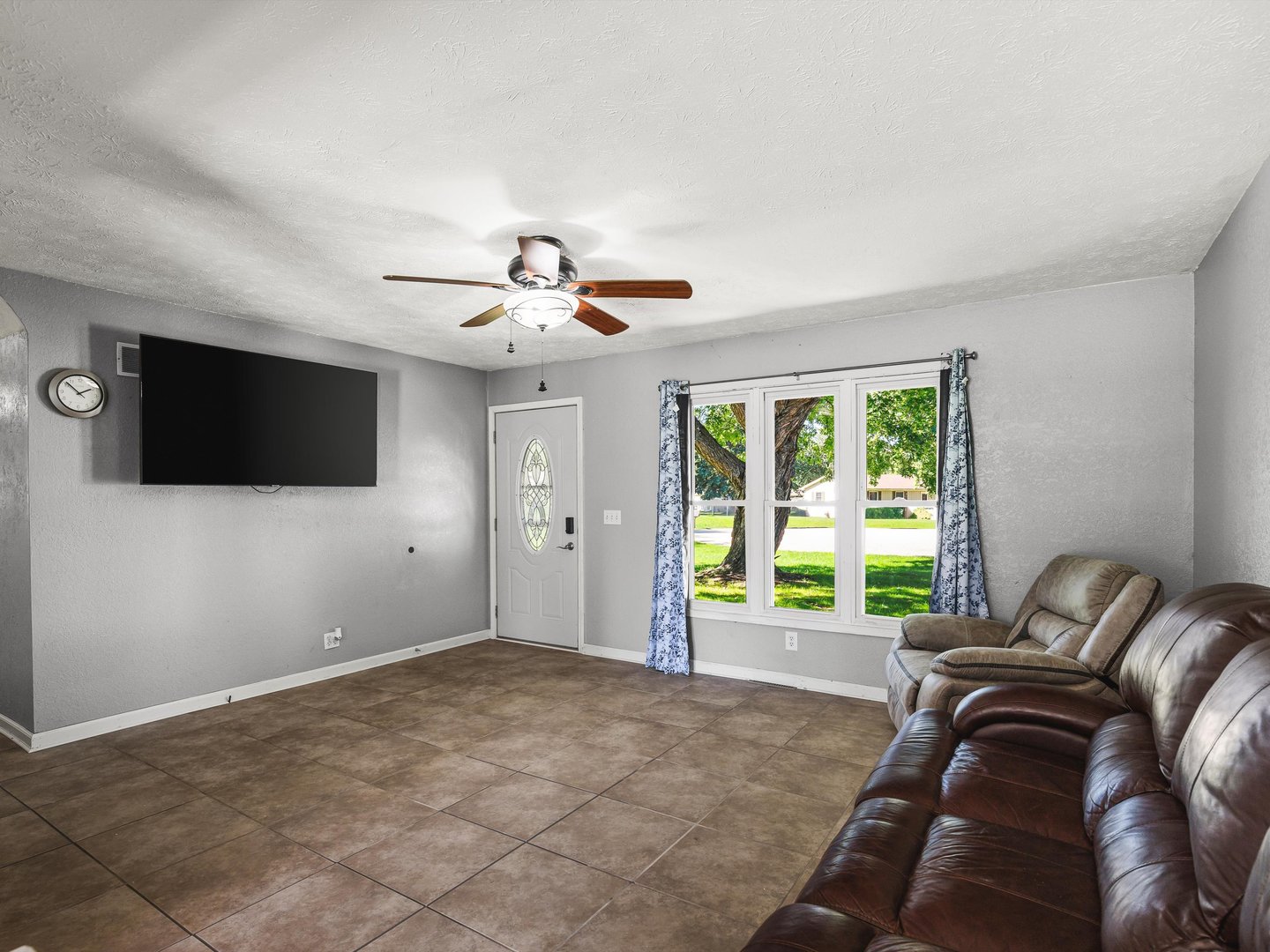 8523 Terrang Court Property Photo 7