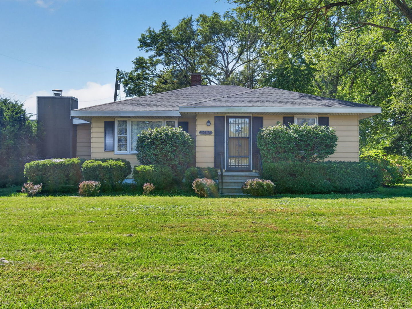 2485 E Division Street Property Photo 5