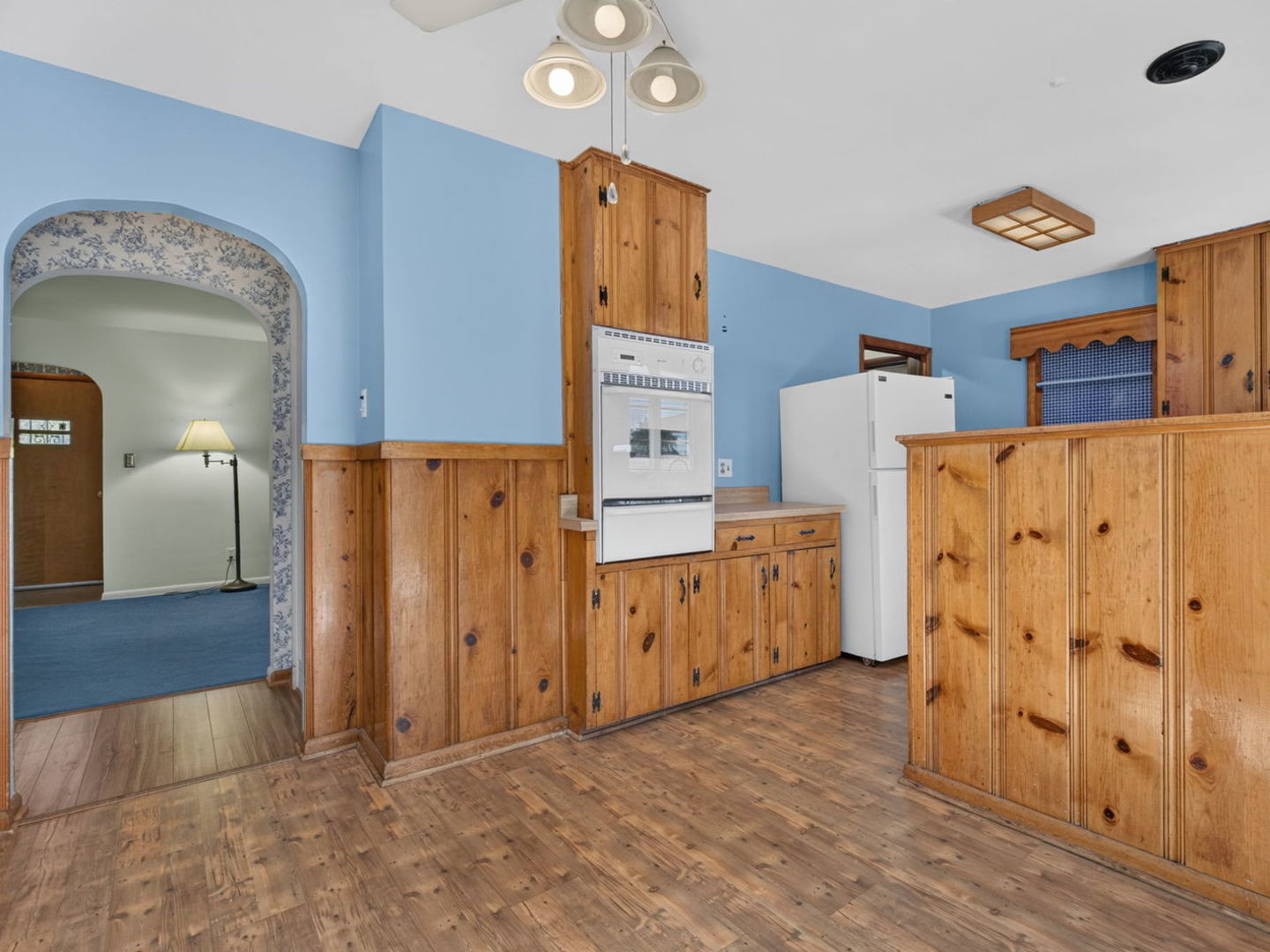 2485 E Division Street Property Photo 11