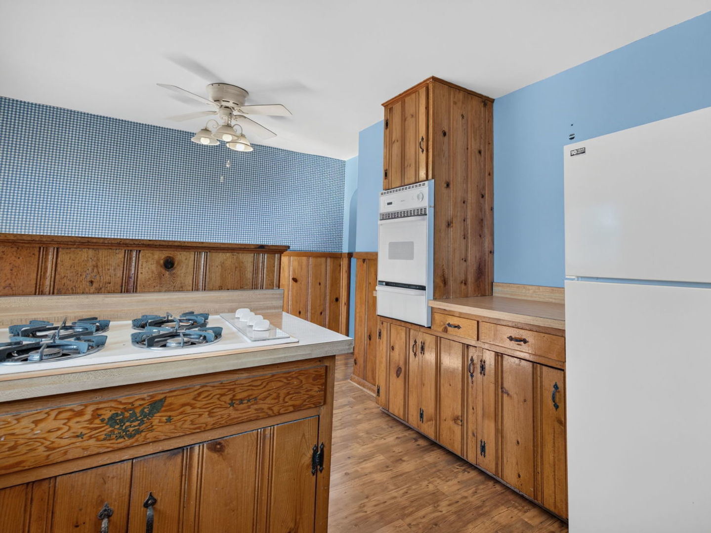 2485 E Division Street Property Photo 16