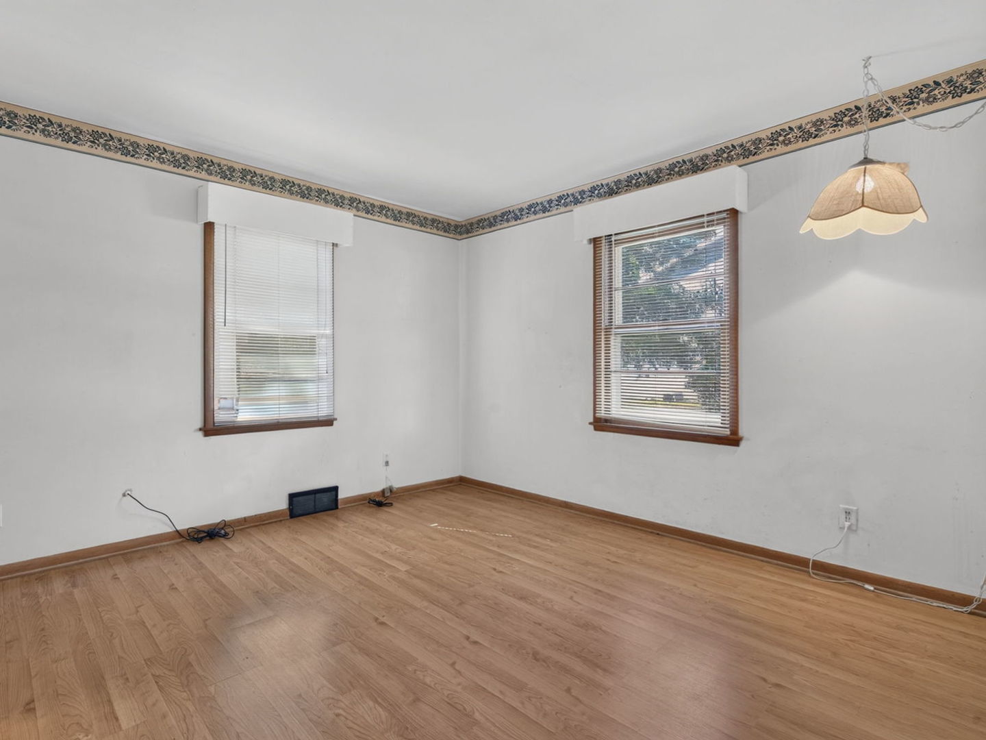 2485 E Division Street Property Photo 23