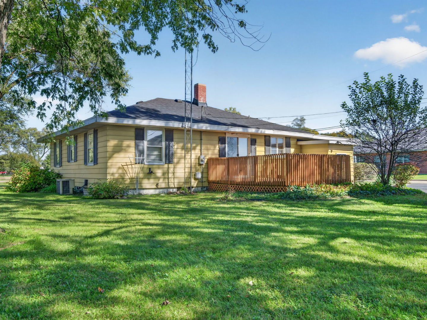 2485 E Division Street Property Photo 32