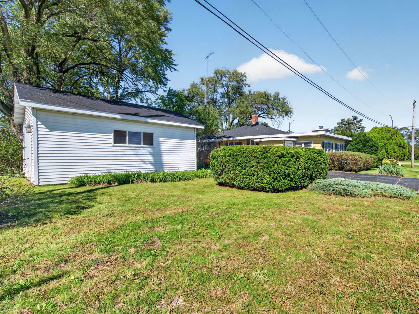 2485 E Division Street Property Photo 40