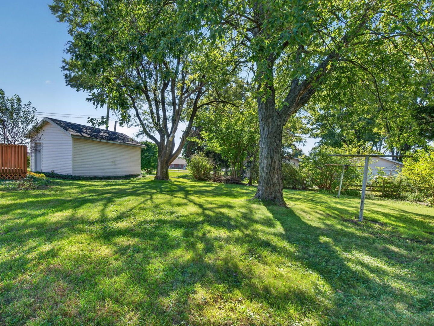 2485 E Division Street Property Photo 41