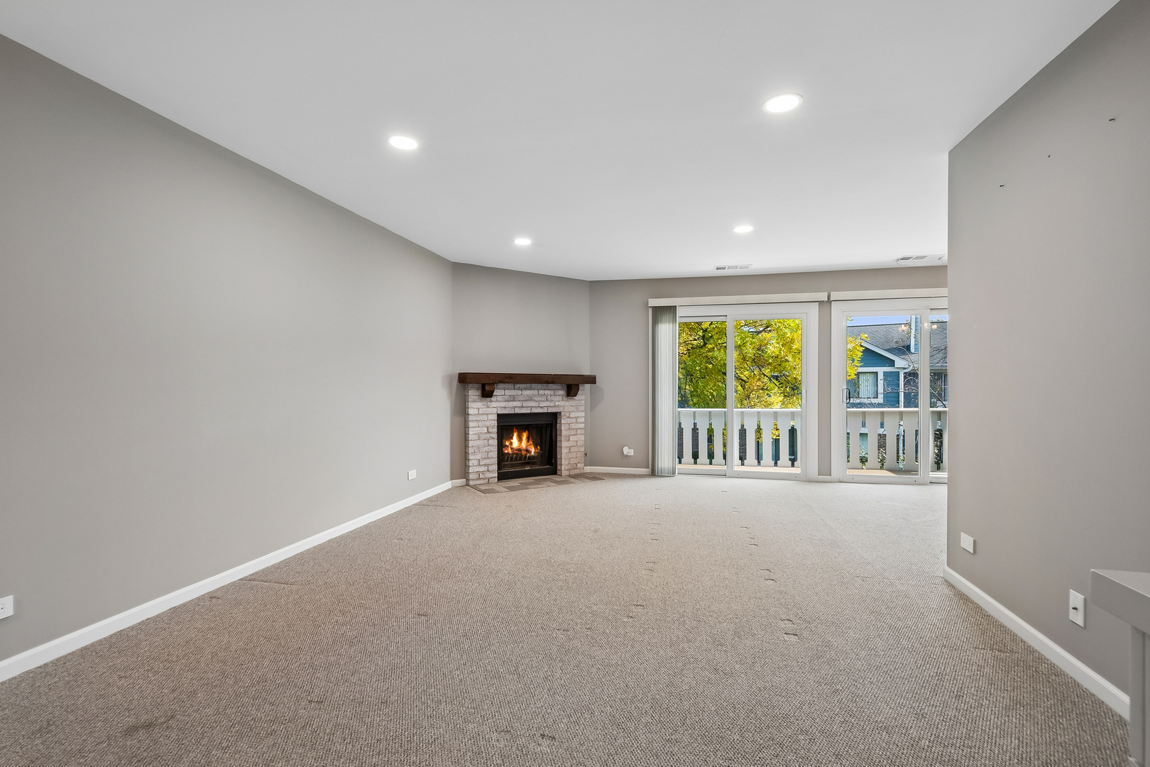 549 Williamsburg Court B2 Property Photo 4