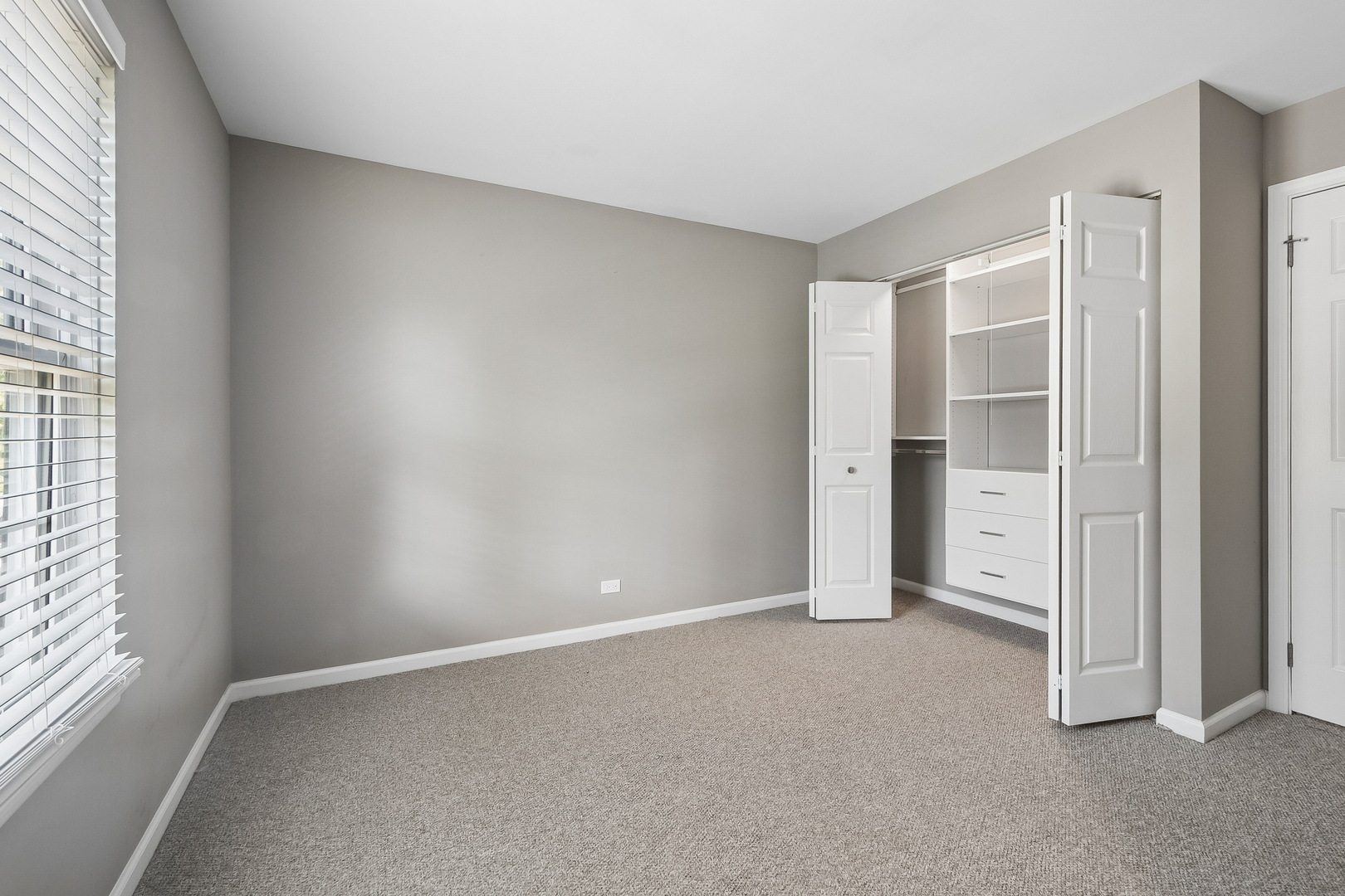 549 Williamsburg Court B2 Property Photo 17