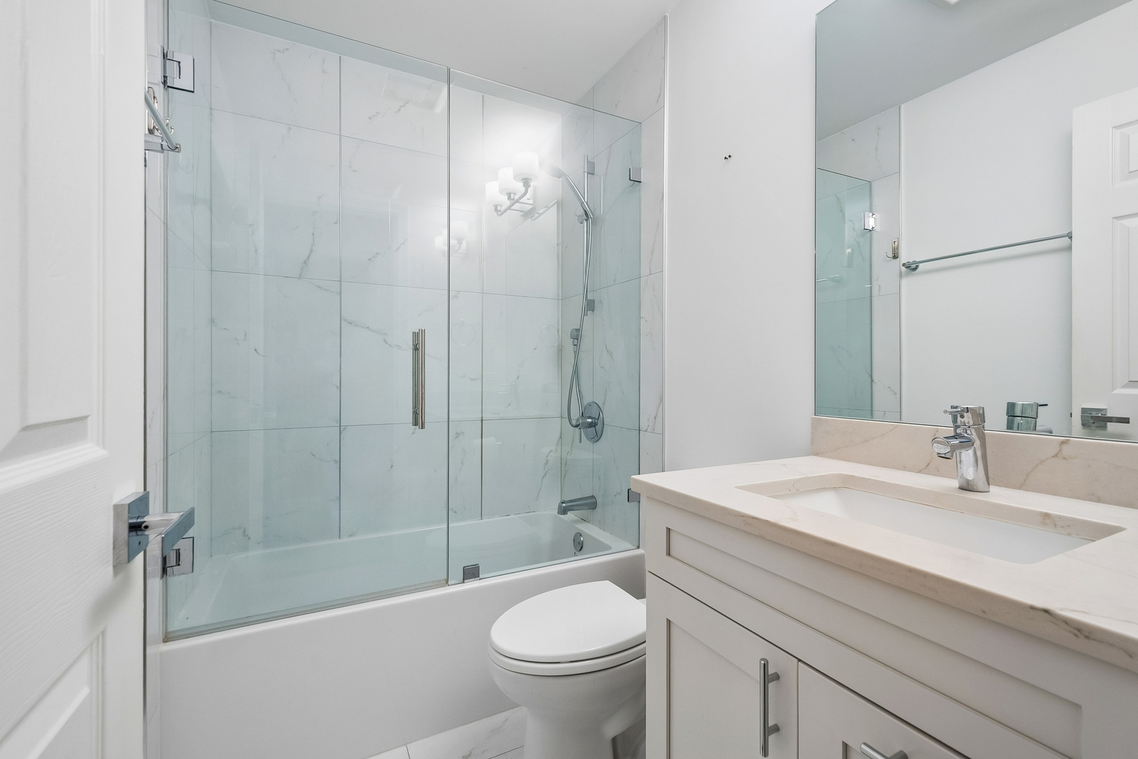 549 Williamsburg Court B2 Property Photo 18