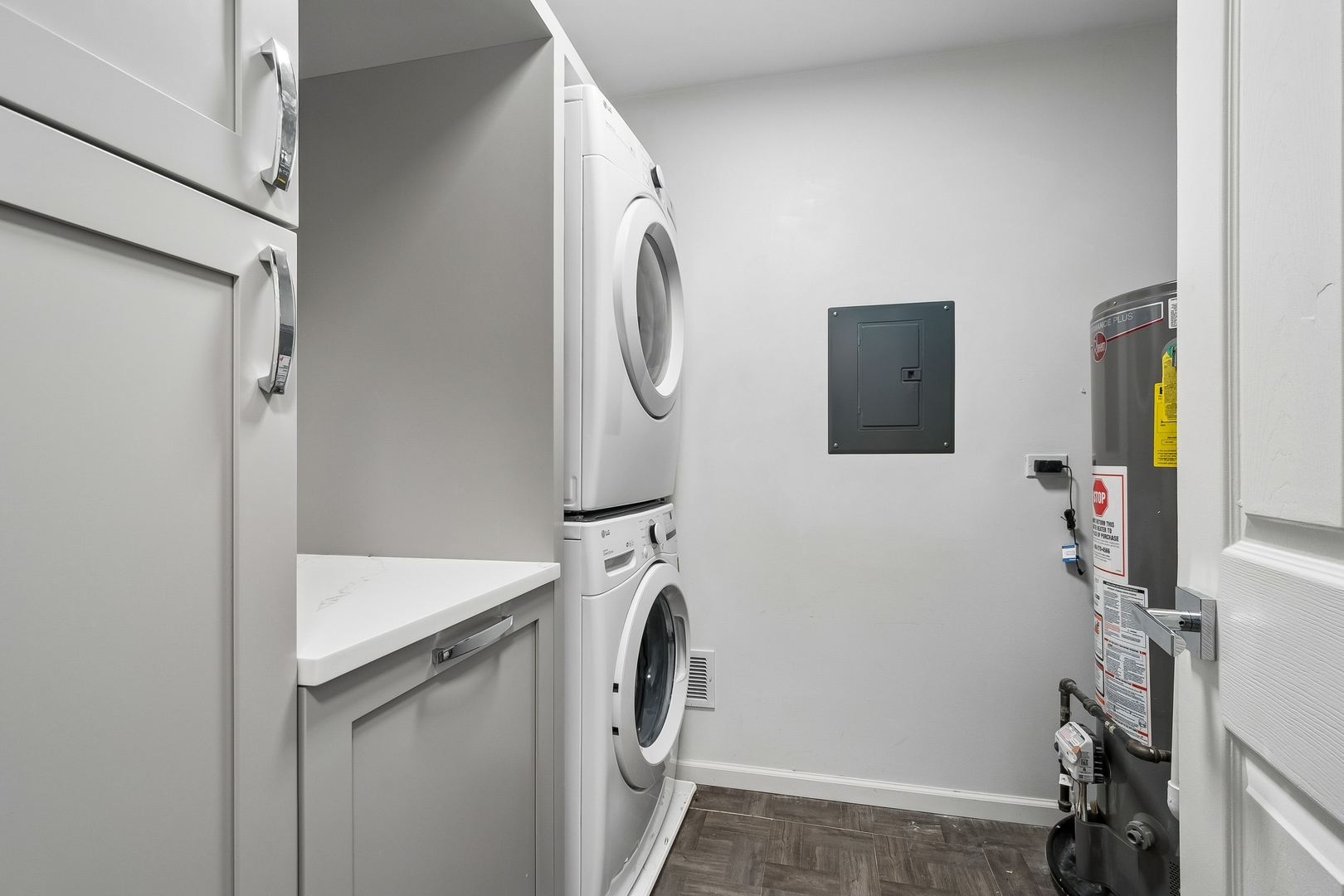 549 Williamsburg Court B2 Property Photo 19