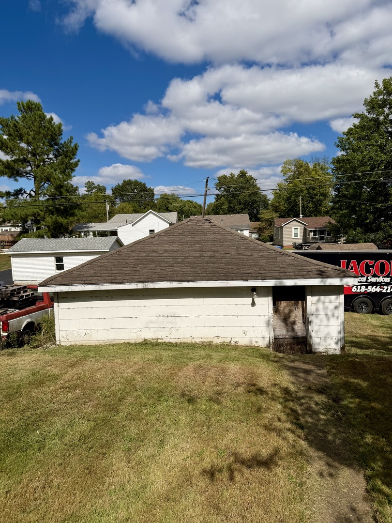 605 W 10th Street Property Photo 4