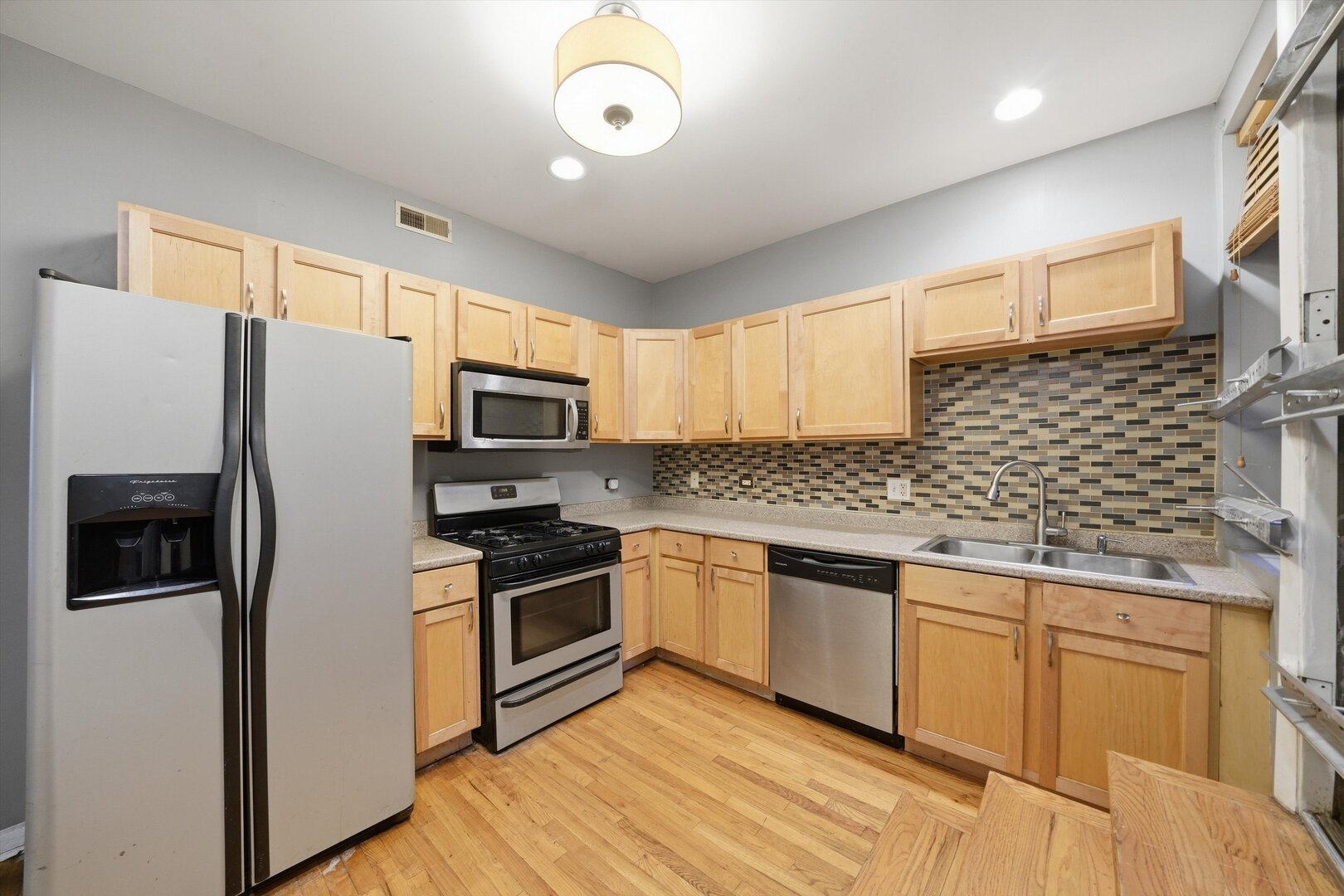 8146 S Drexel Avenue G Property Photo 5