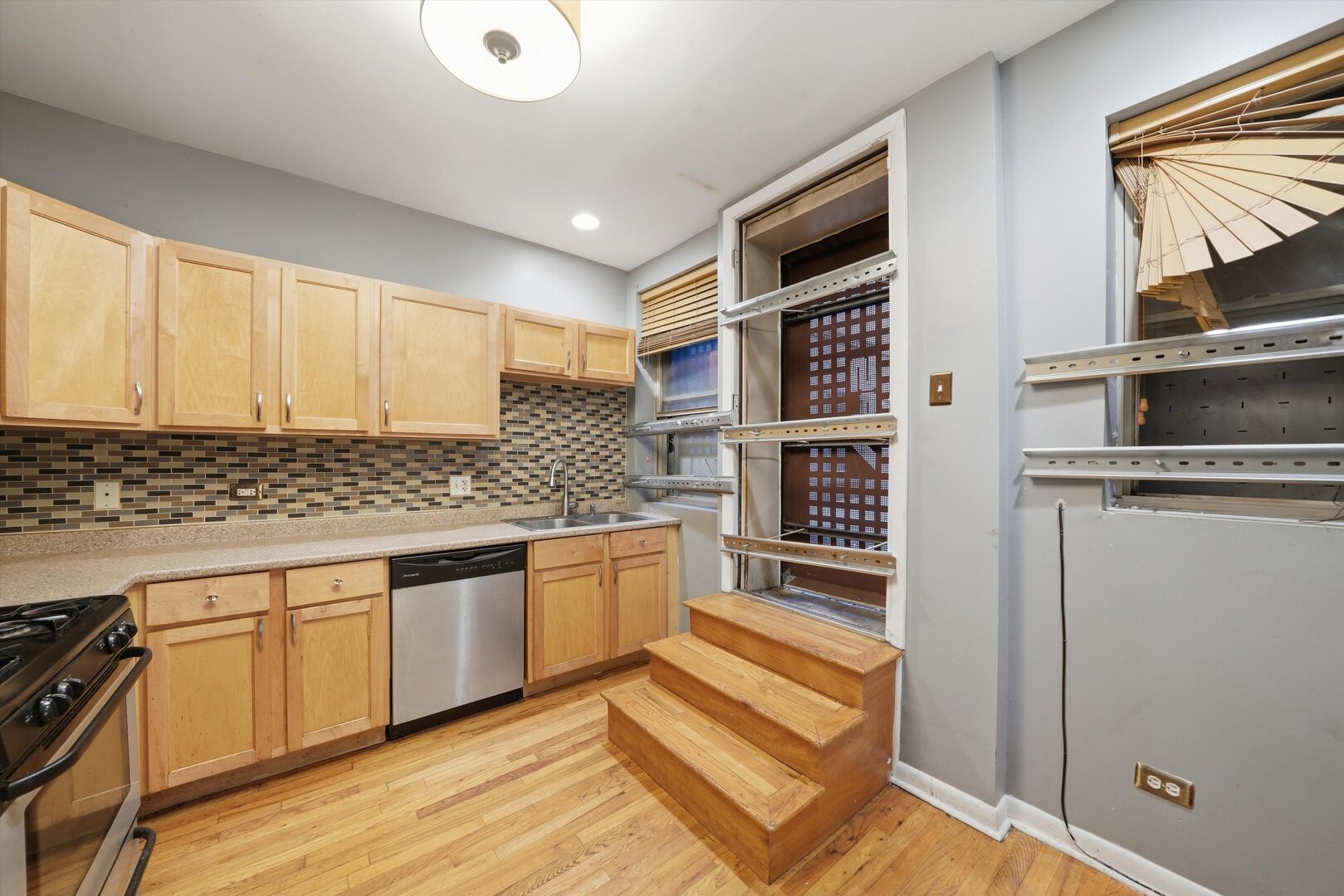 8146 S Drexel Avenue G Property Photo 6