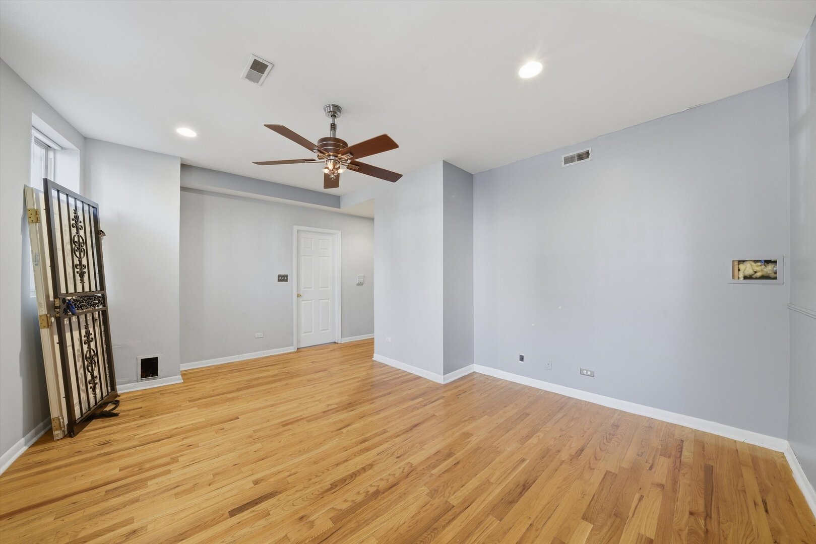 8146 S Drexel Avenue G Property Photo 9