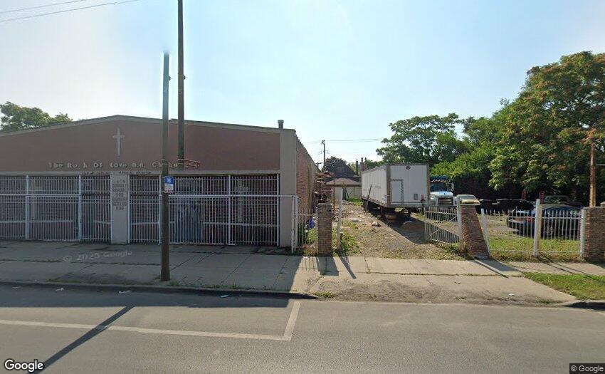 7614 S Ashland Avenue Property Photo 1
