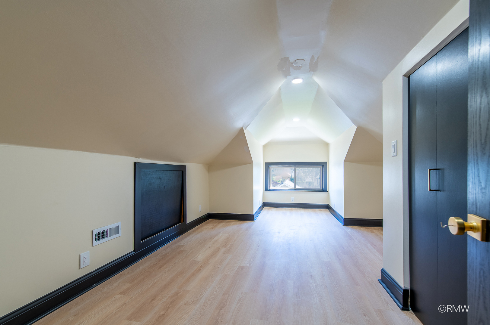 1227 Highland Avenue Property Photo 17