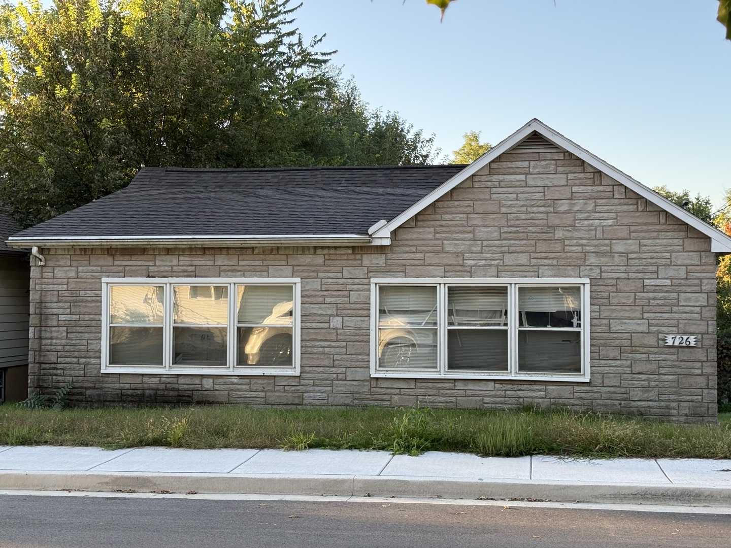 726 6th Street Property Photo 1