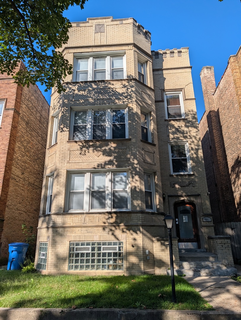 9040 S Laflin Street Property Photo 1