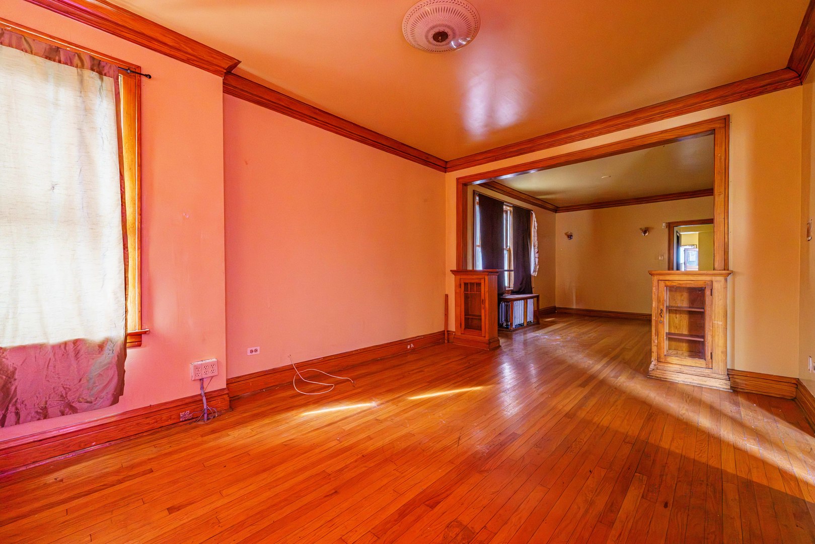 6734 S Maplewood Avenue Property Photo 3