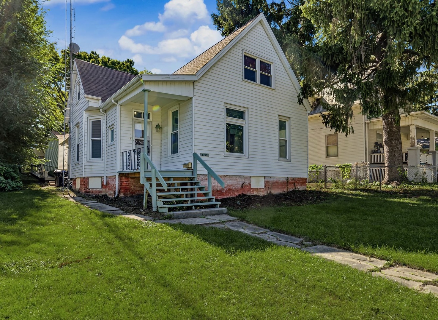 1212 W Olive Street Property Photo 1