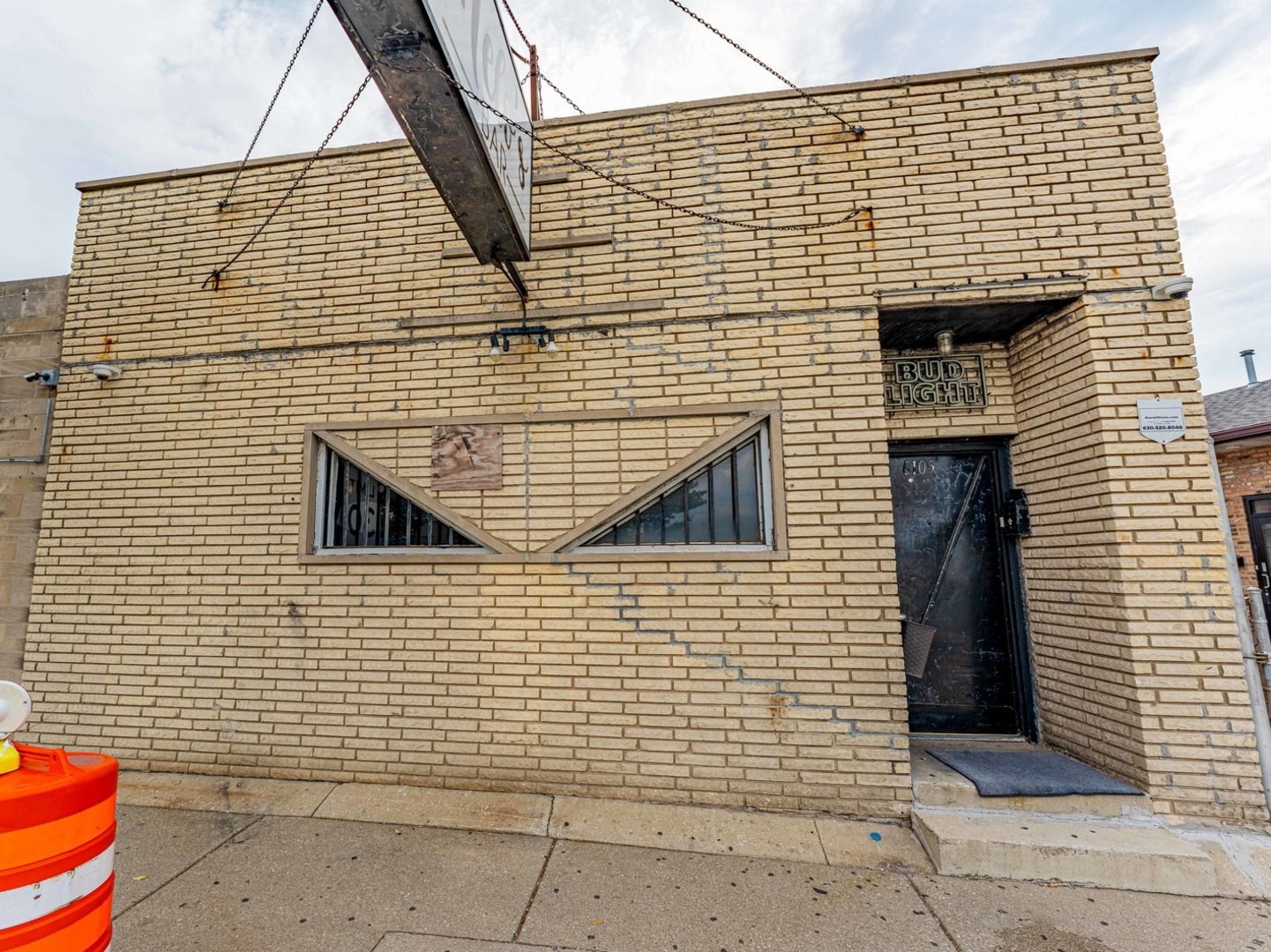 6105 S Archer Road Property Photo 11