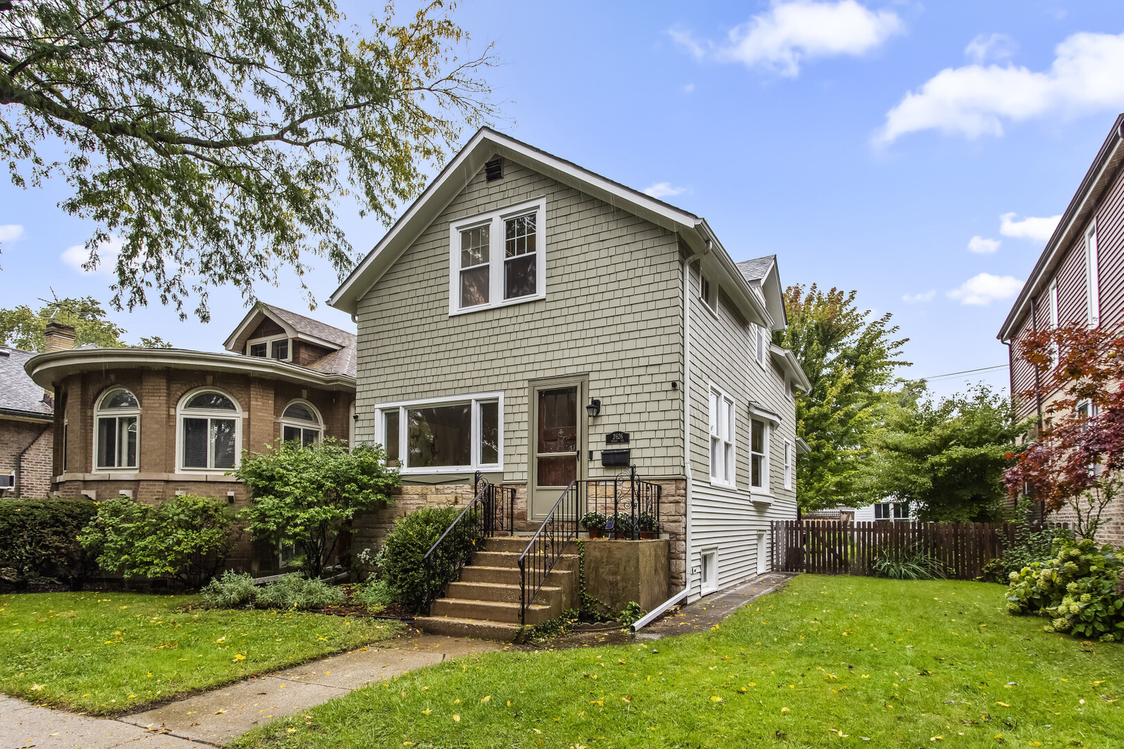 2626 W Morse Avenue Property Photo 1