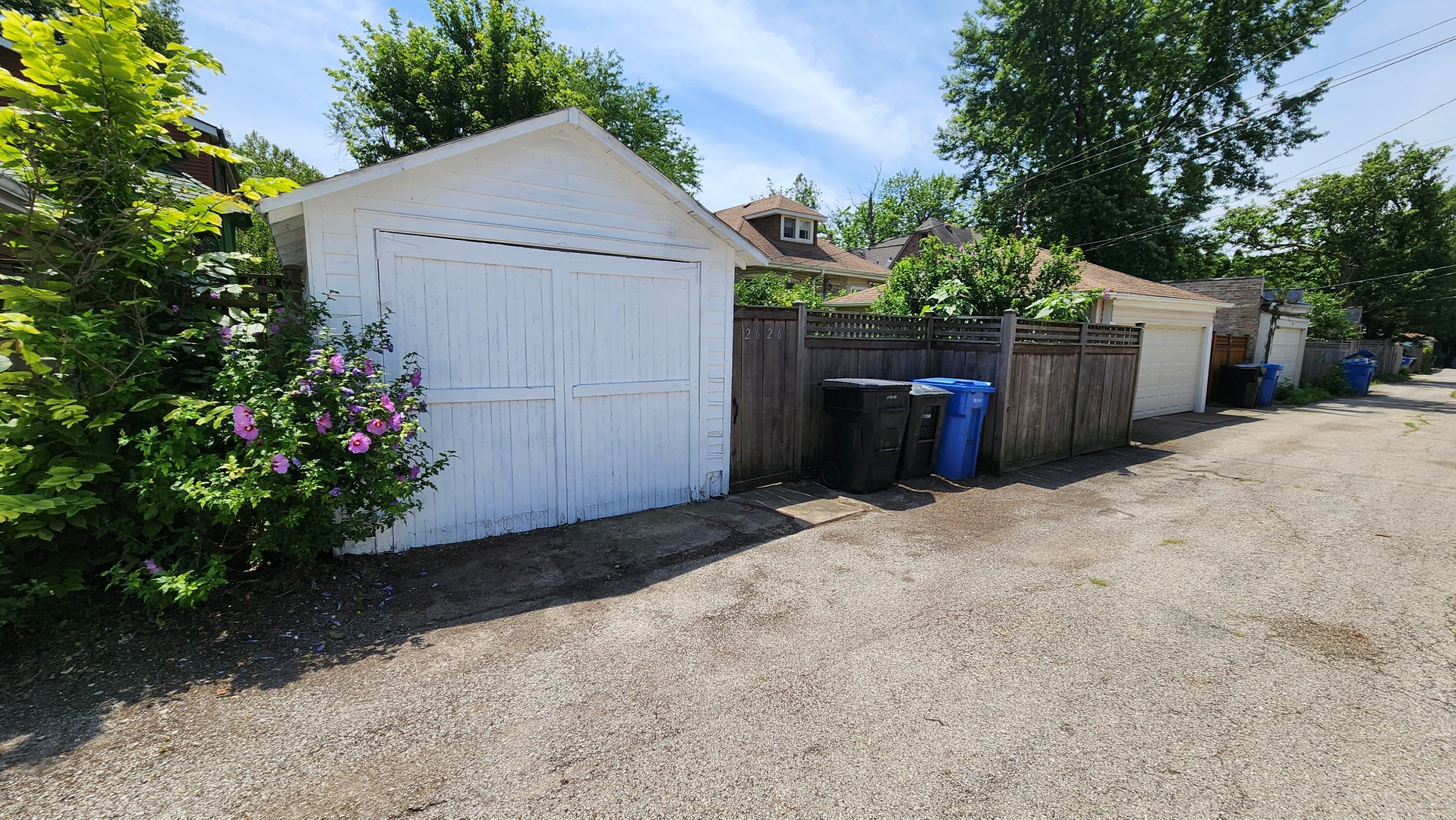 2626 W Morse Avenue Property Photo 19