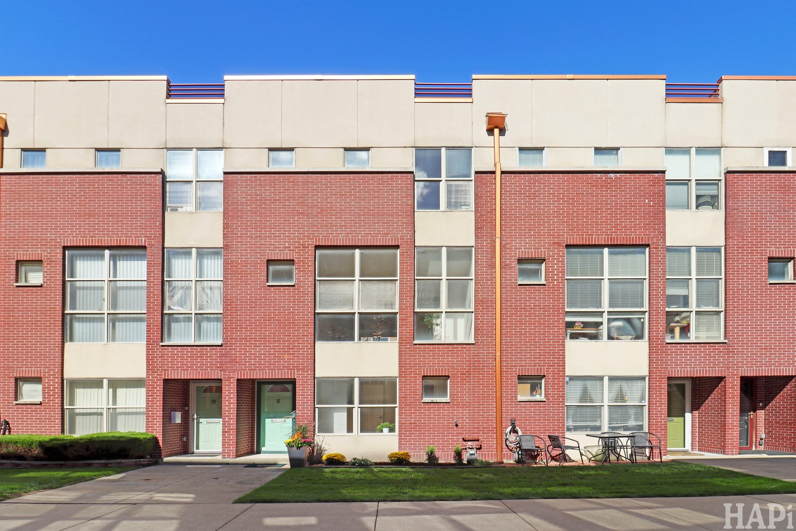 6957 N Western Avenue E Property Photo 1