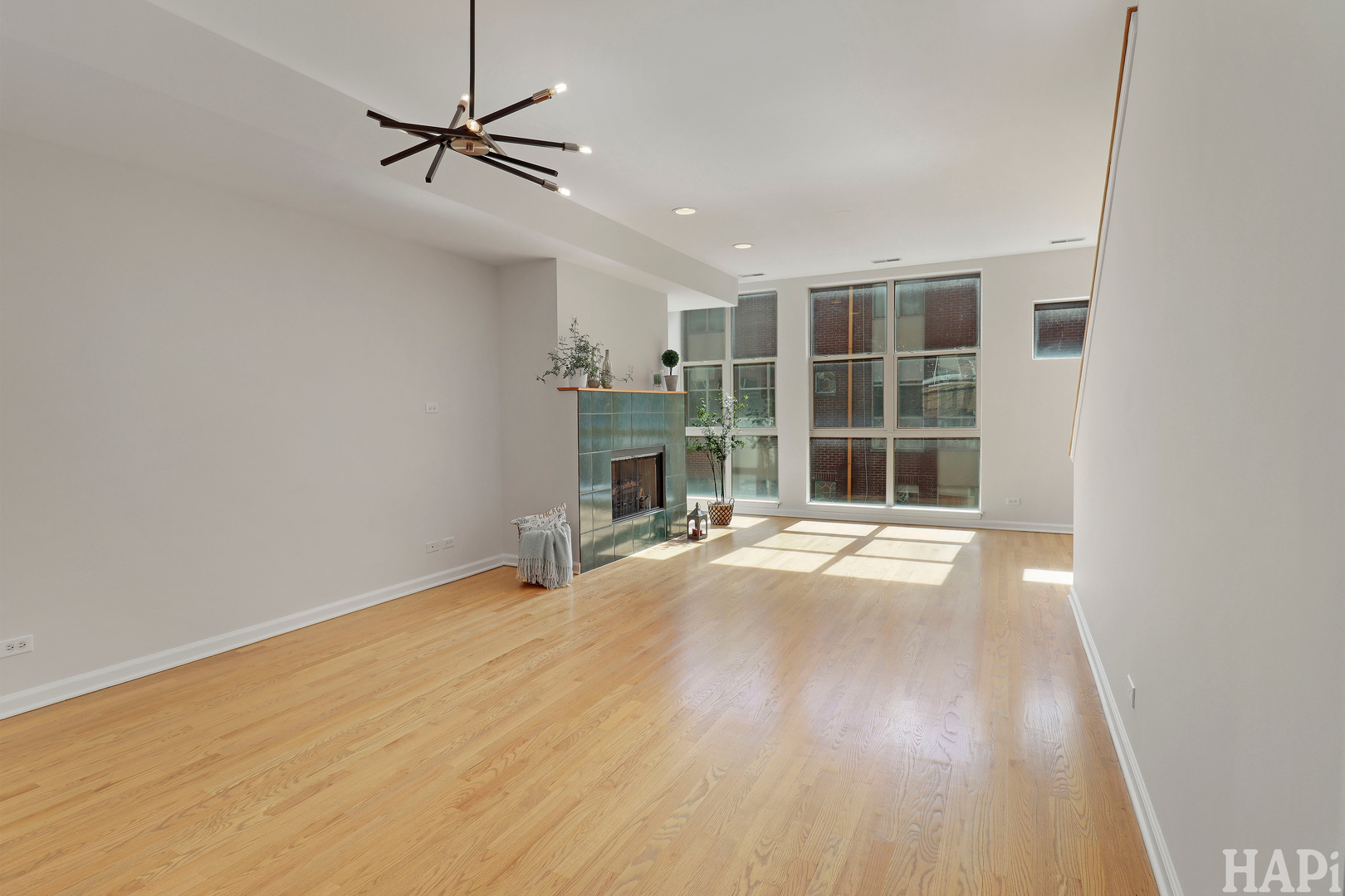 6957 N Western Avenue E Property Photo 5
