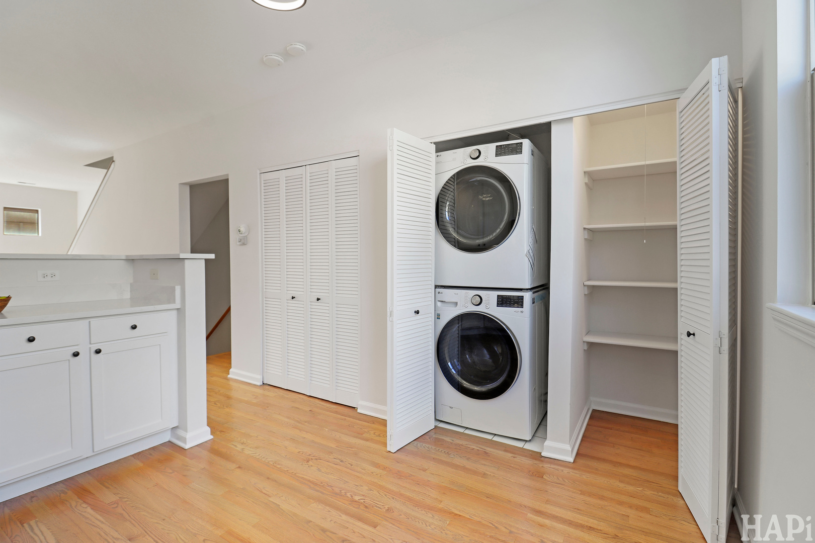 6957 N Western Avenue E Property Photo 10