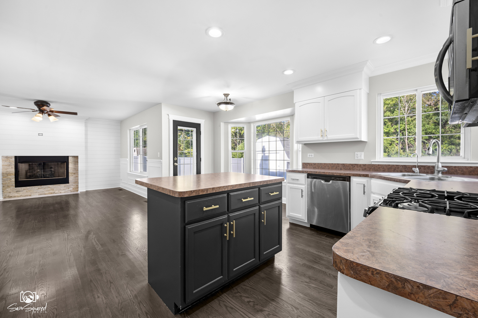 2555 Cobblestone Court Property Photo 3