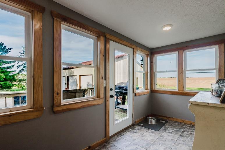 6528 Lilac Road Property Photo 6
