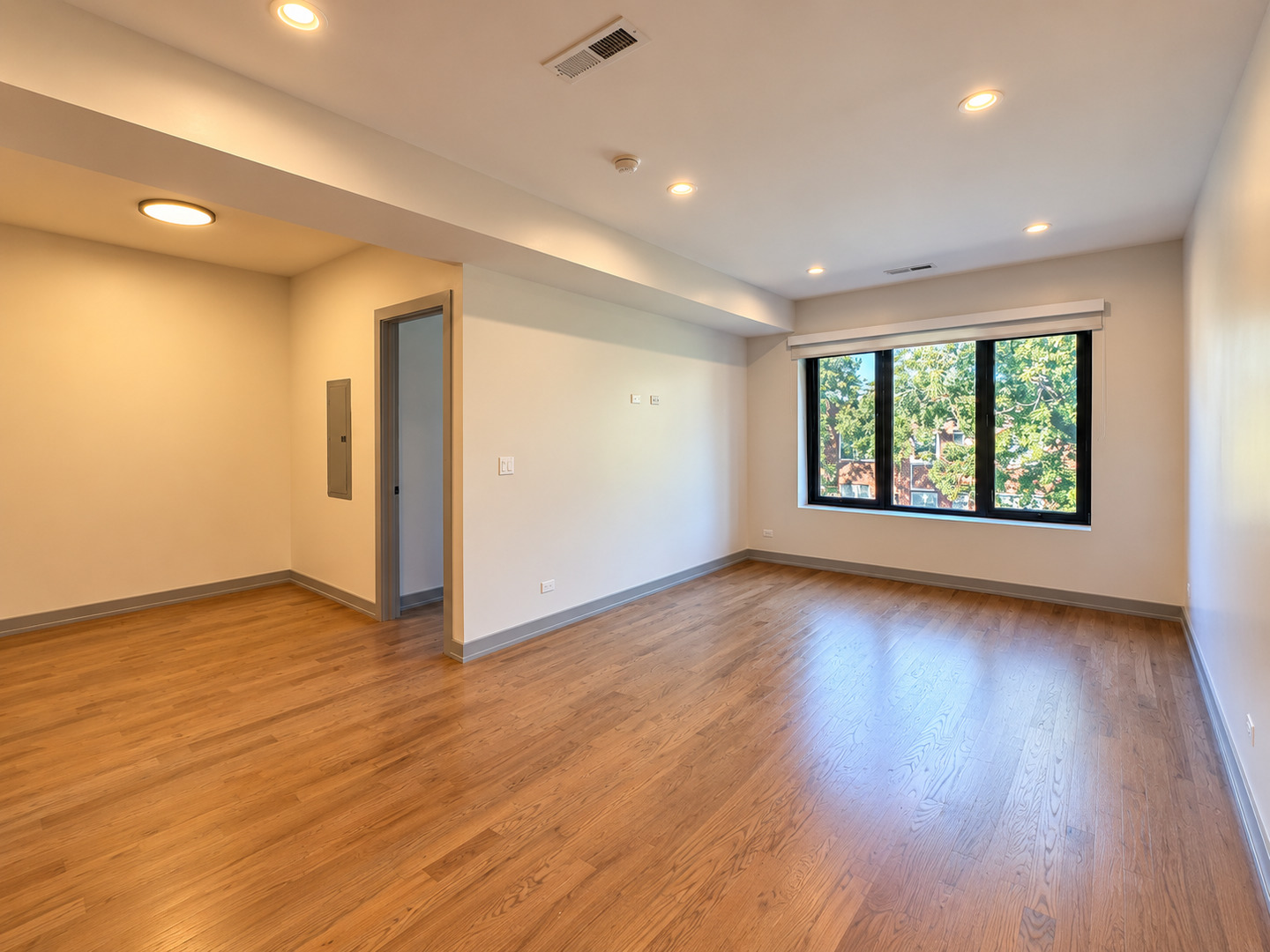 1329 W Estes Avenue 3b Property Photo 6