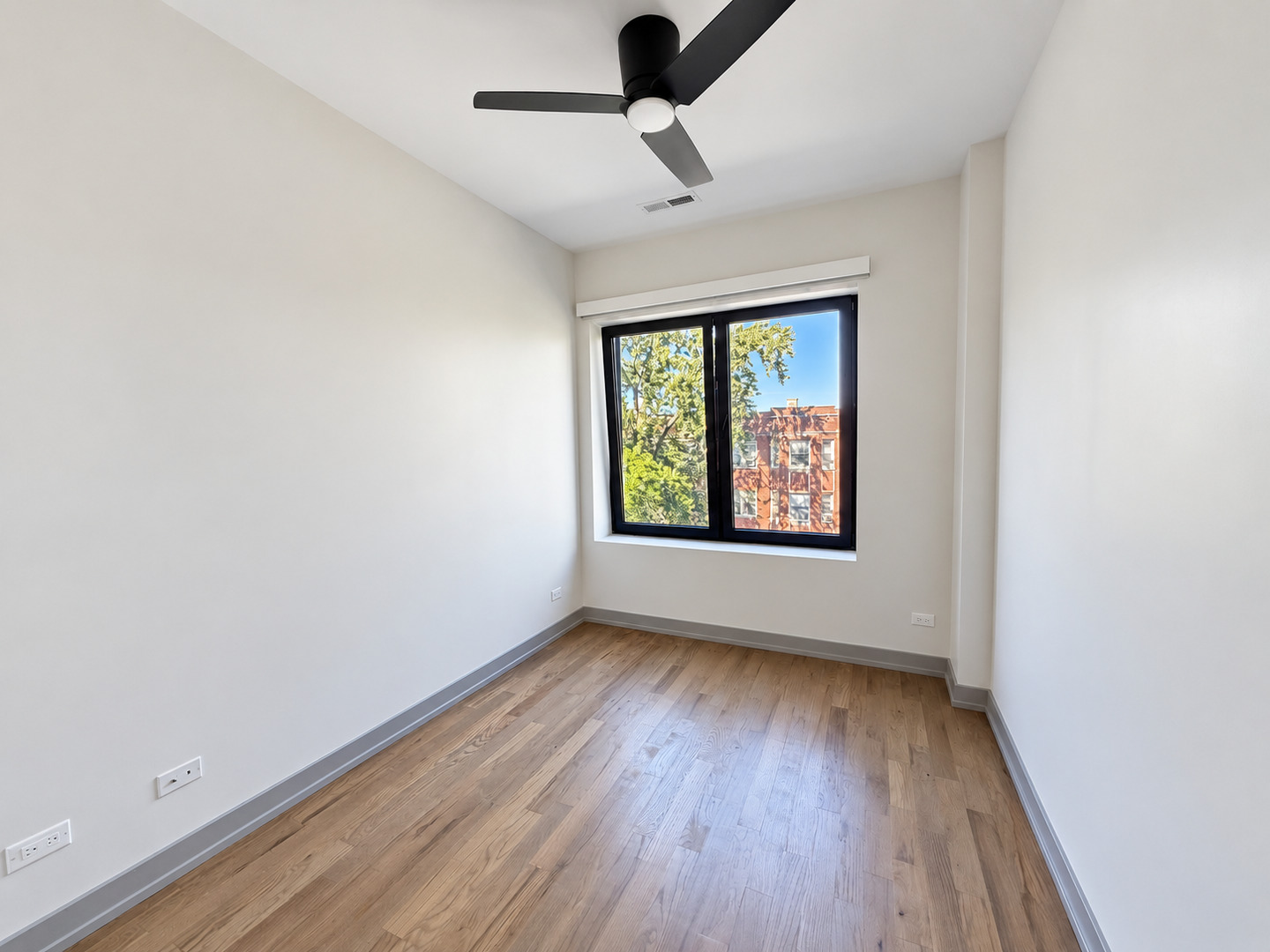 1329 W Estes Avenue 3b Property Photo 9
