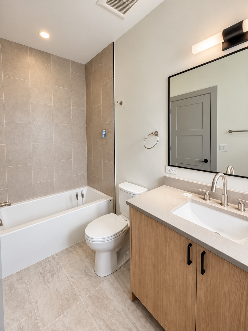 1329 W Estes Avenue 3b Property Photo 13