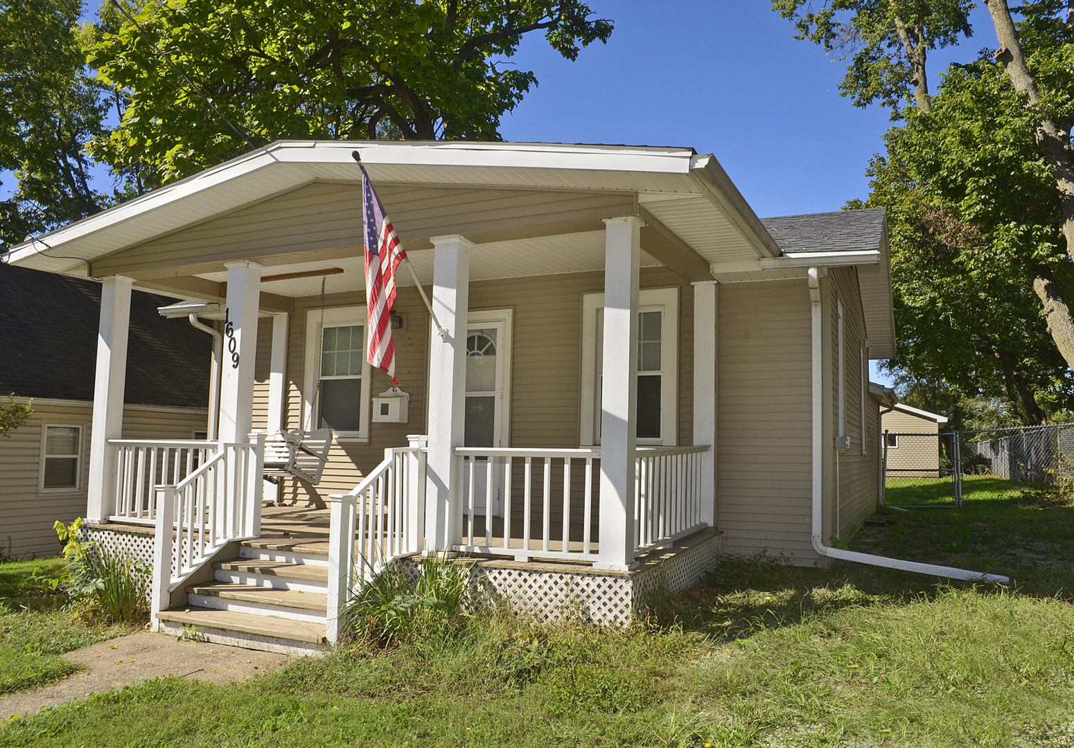 1609 Sycamore Street Property Photo 1