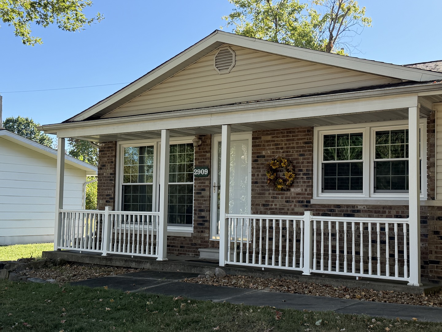2909 Apple Avenue Property Photo 1