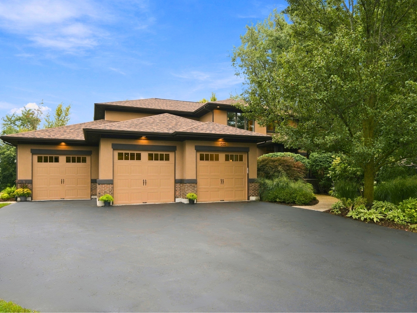 1335 Eastcanton Drive Property Photo 1