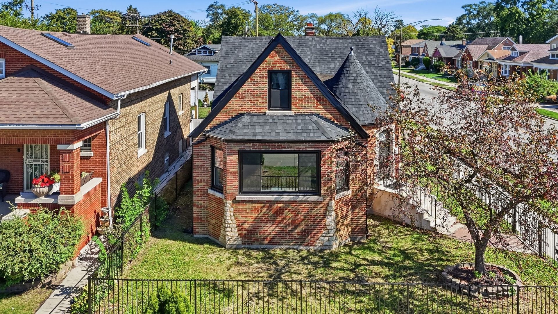 8257 S Blackstone Avenue Property Photo 1