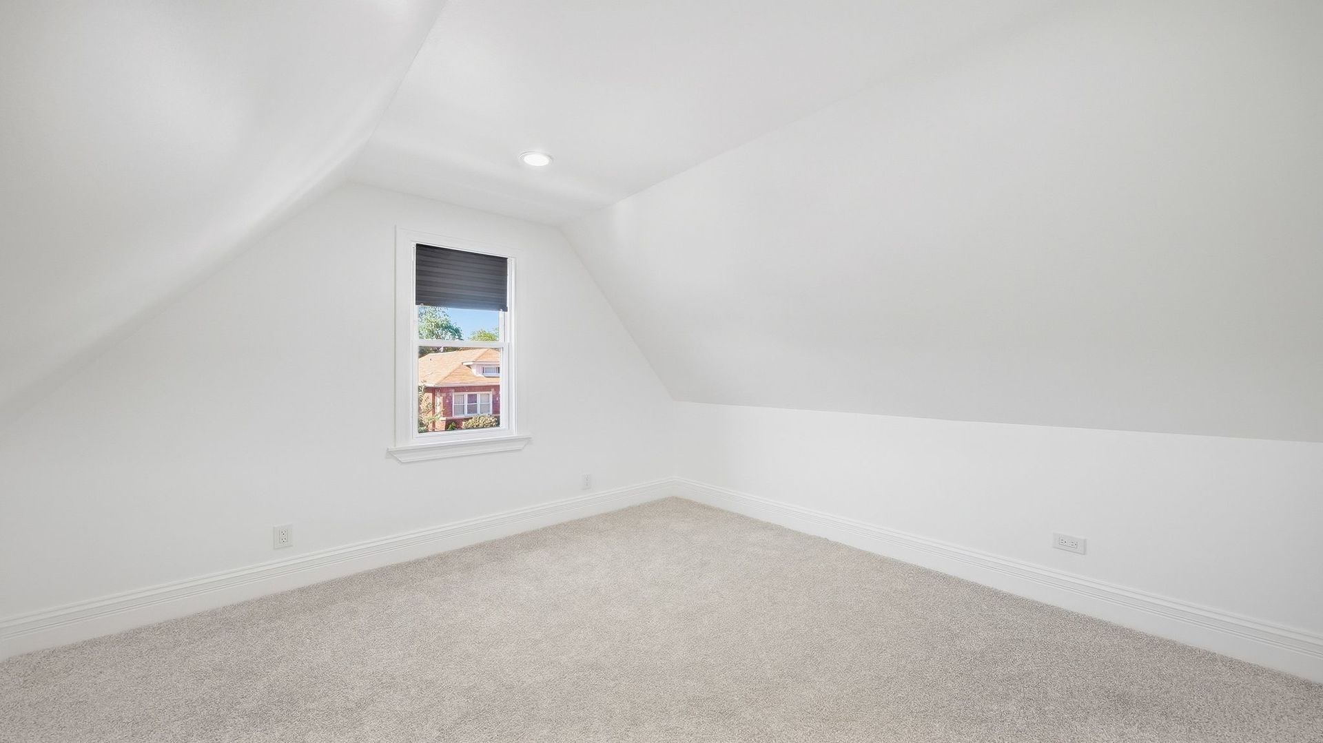 8257 S Blackstone Avenue Property Photo 23