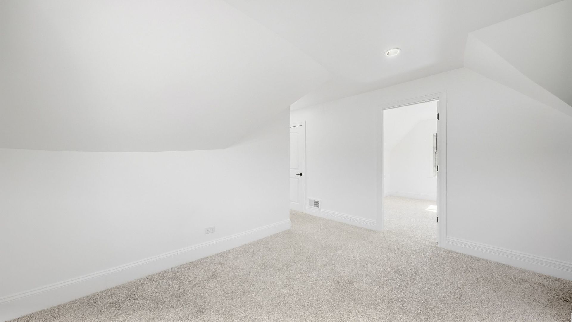 8257 S Blackstone Avenue Property Photo 26