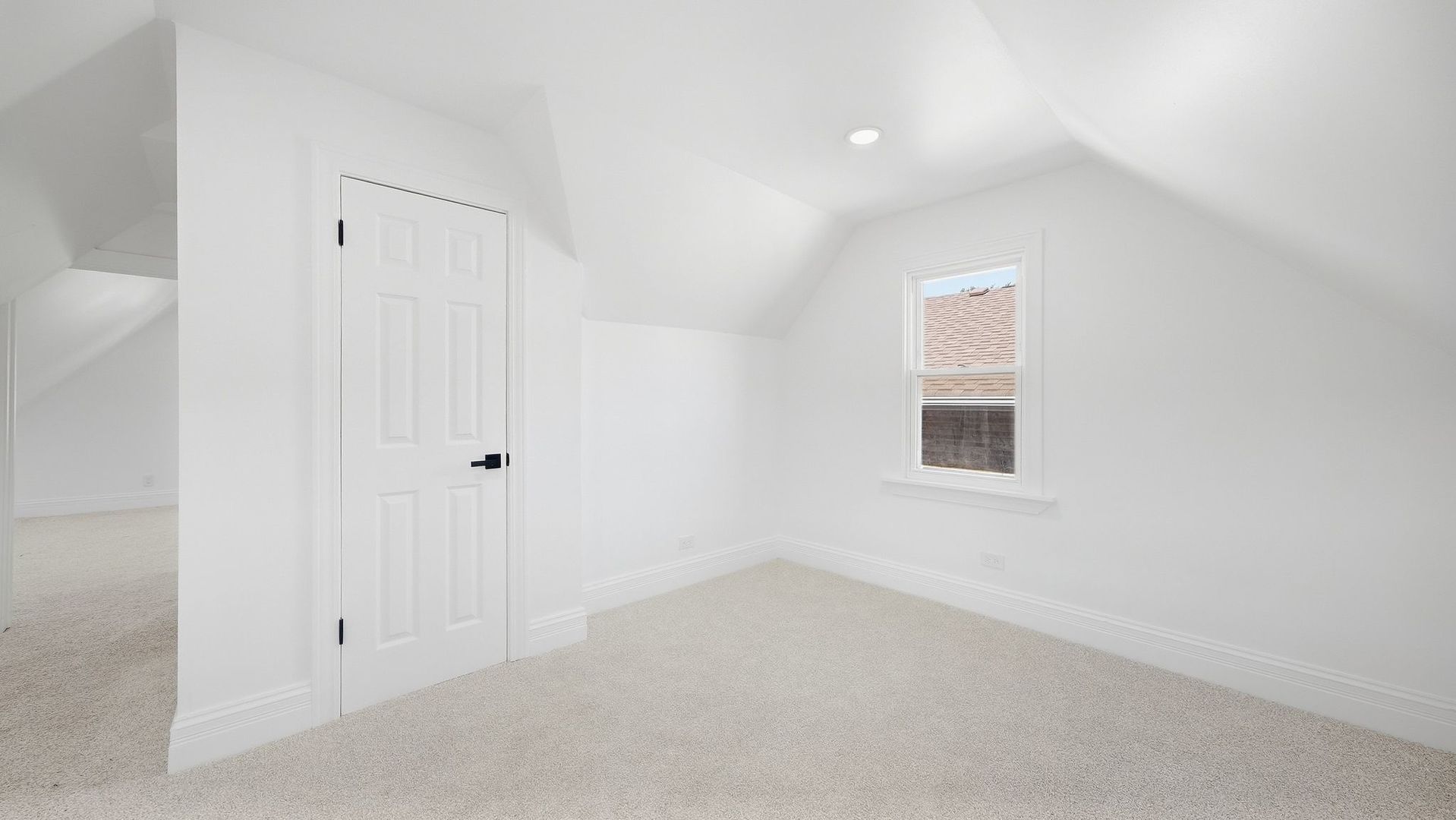 8257 S Blackstone Avenue Property Photo 27