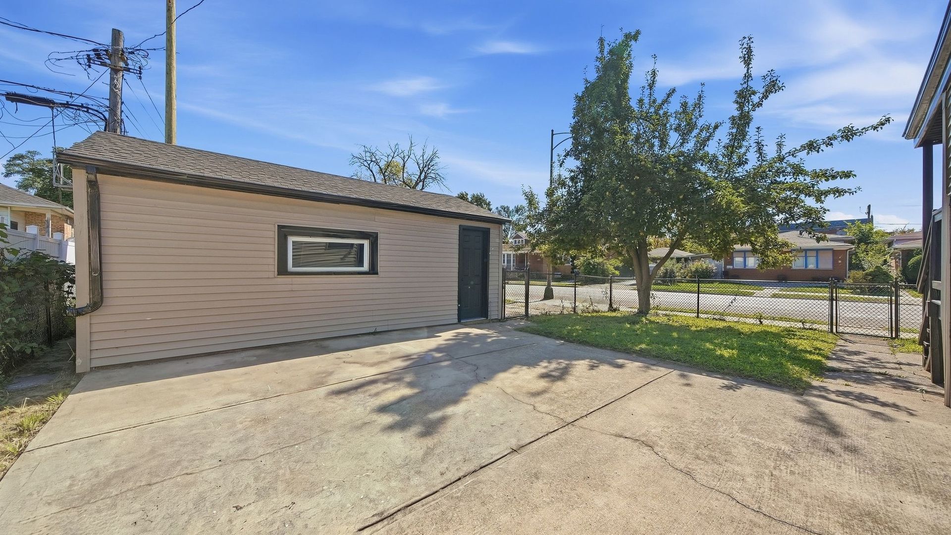 8257 S Blackstone Avenue Property Photo 37