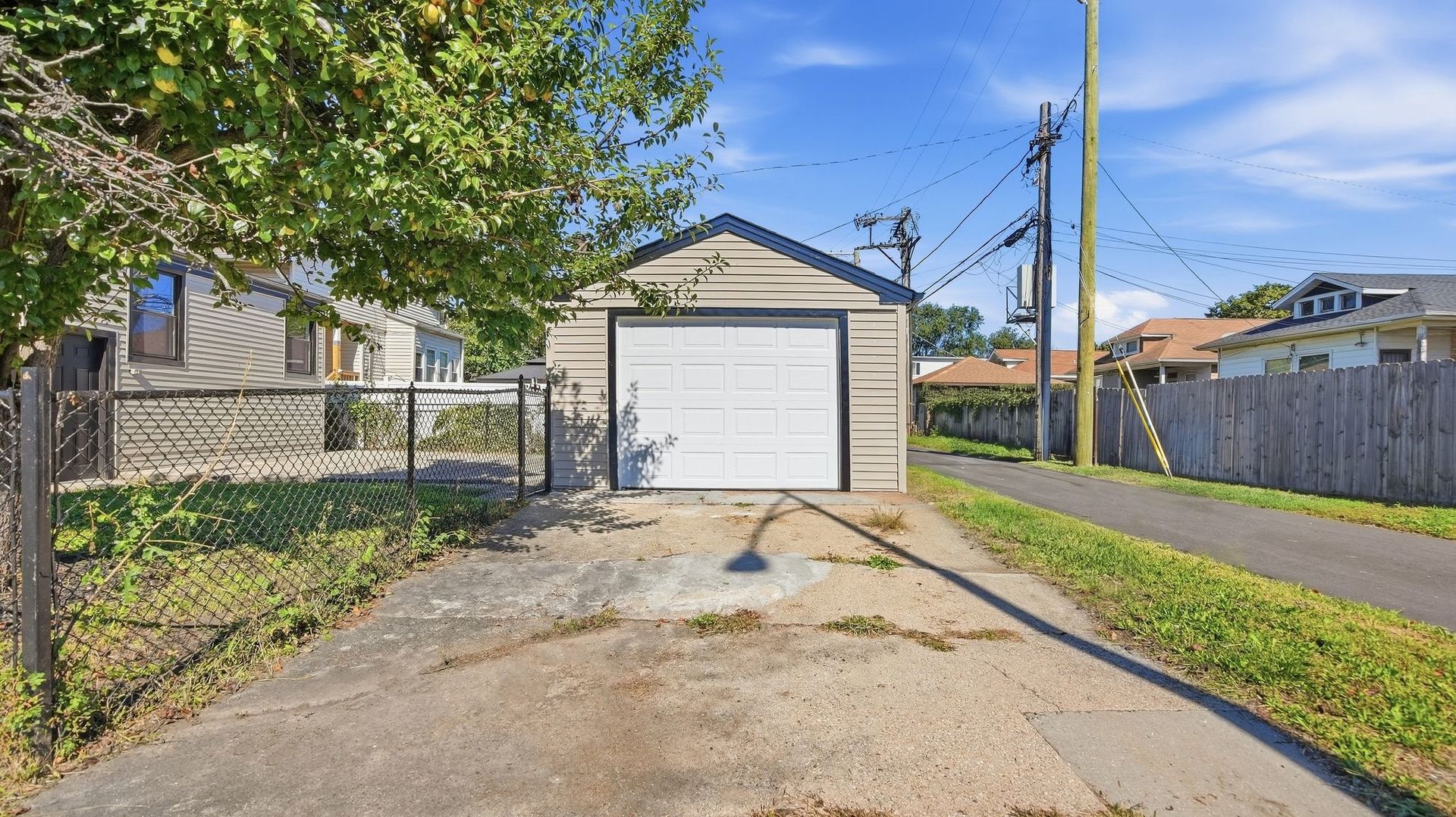 8257 S Blackstone Avenue Property Photo 39
