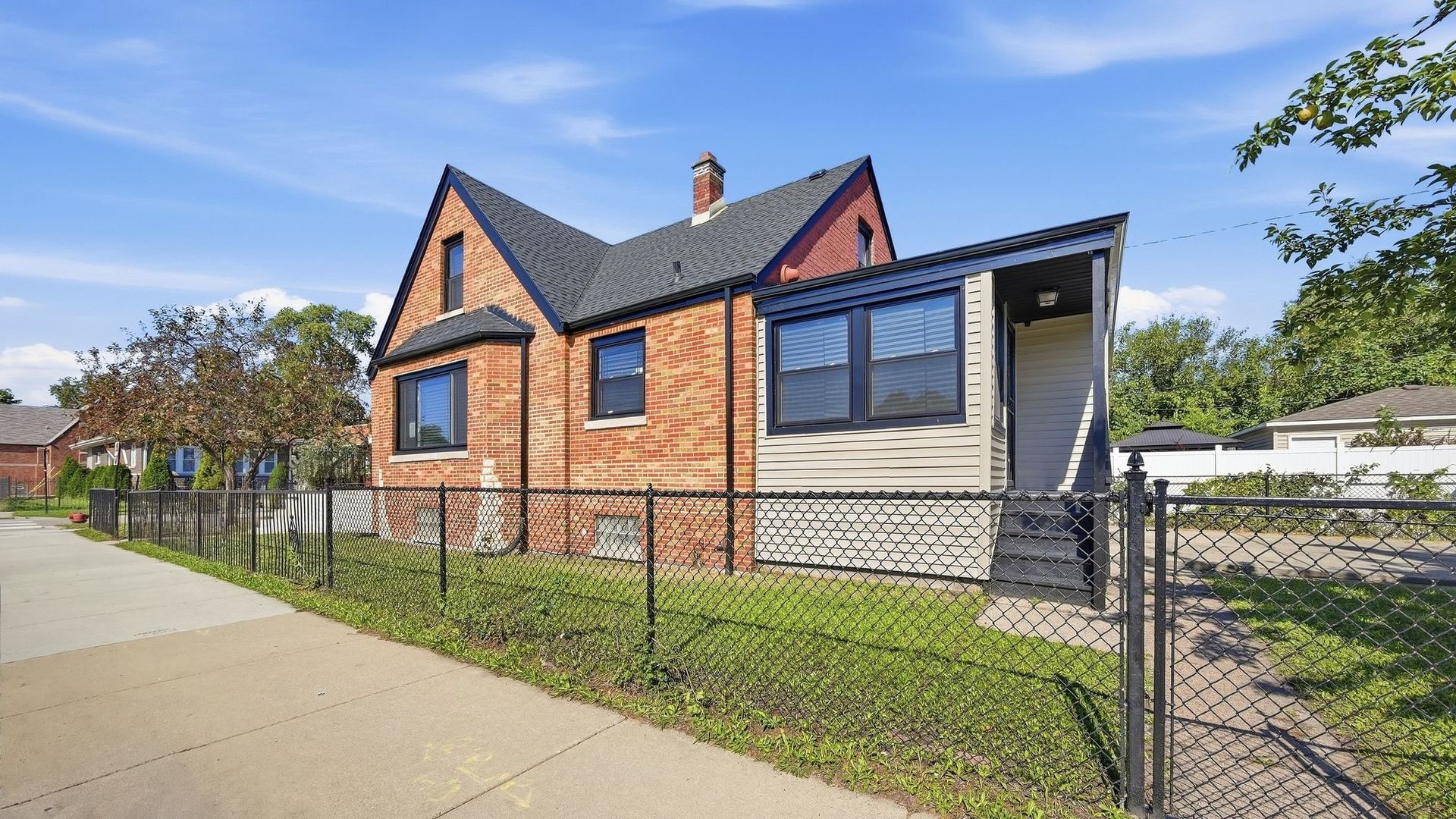 8257 S Blackstone Avenue Property Photo 40