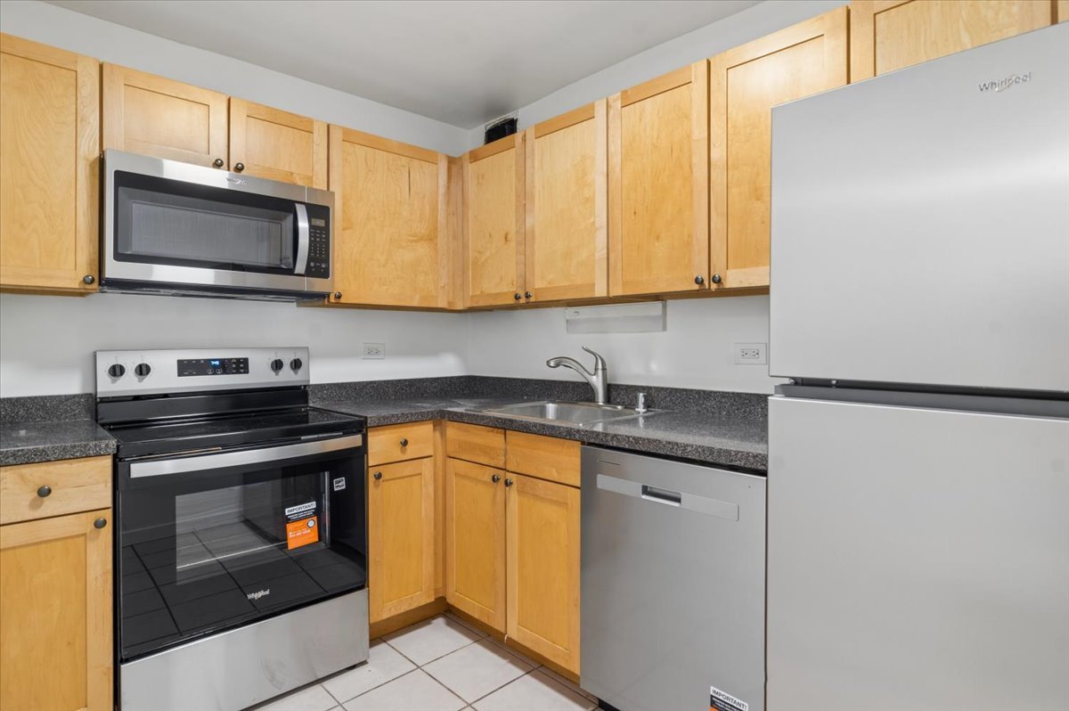 655 W Irving Park Road 1211 Property Photo 5