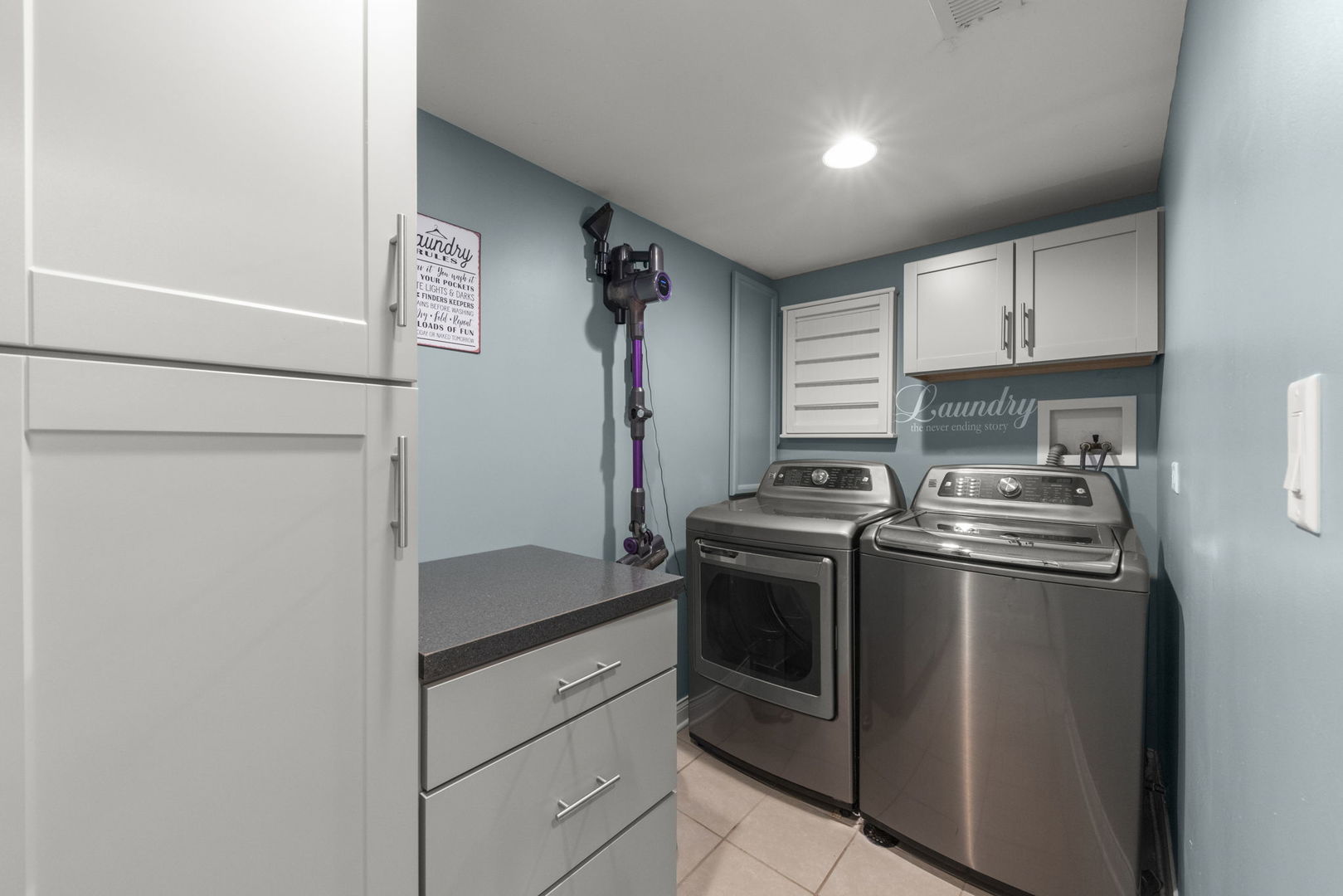 2125 N Neva Avenue Property Photo 22