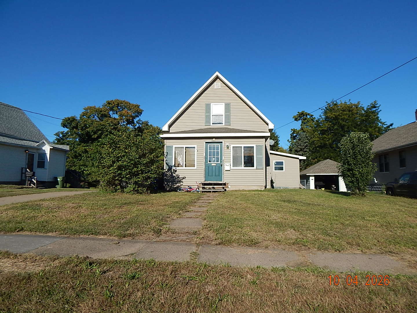 272 22nd Place Property Photo 1