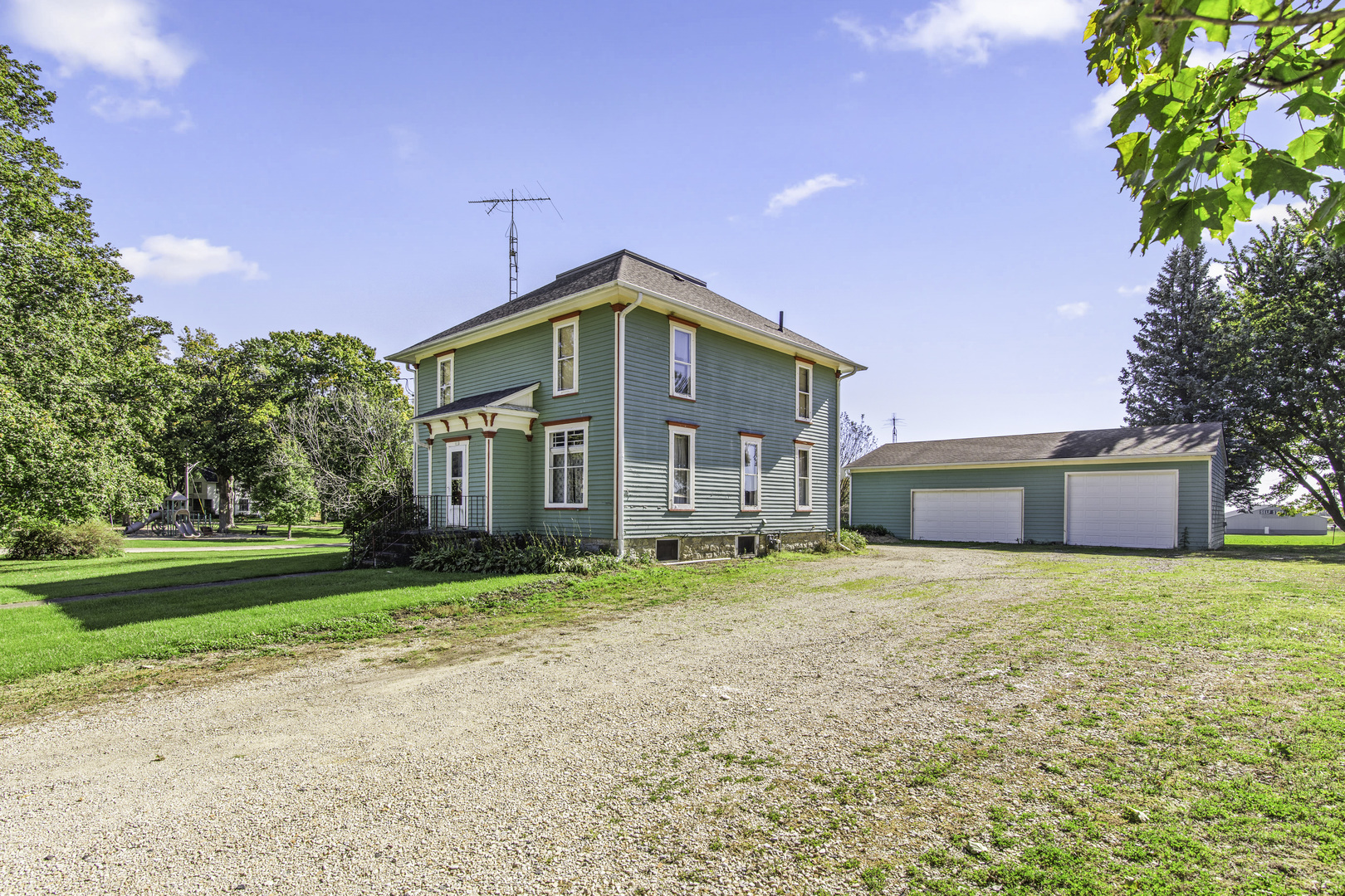611 Chicago Road Property Photo 3