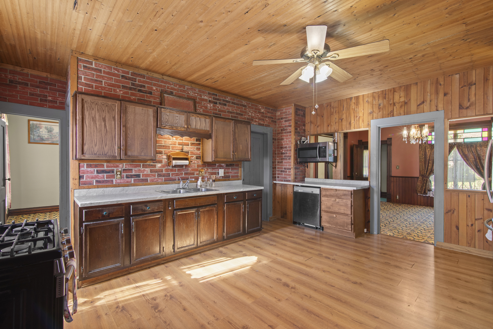 611 Chicago Road Property Photo 11